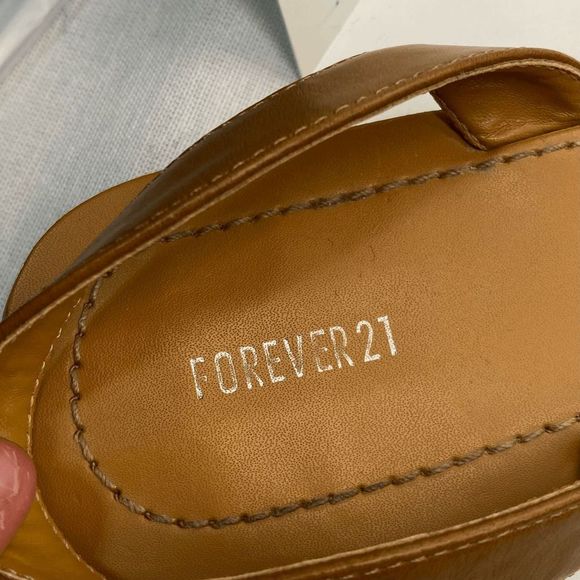 Forever 21 Women's Brown Leopard Slingback Flat Sandals Size 8 - Picture 3 of 5